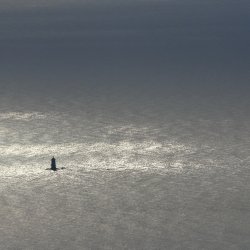 Leuchtturm-im-Meer