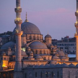 Groesse-Moschee-in-Istanbul