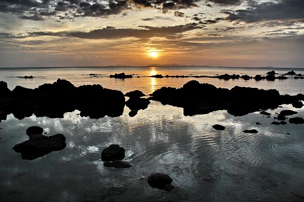 Felsen im Wasser Wandbild