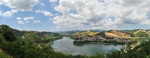 Dorf am See Italien Wandbild