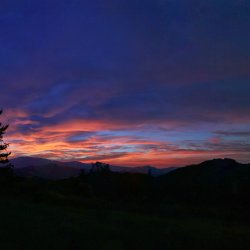 Leuchtender-Abendhimmel