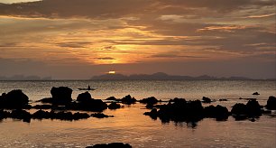 Felsen im Meer Wandbild