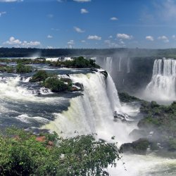 Brasilien-Wasserfaelle