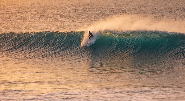 Surfer Rote Welle 2