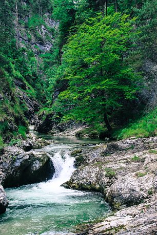 Fliessendes Wasser Wandbild