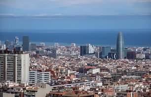 Stadtviertel des Torre Agbar Wandbild