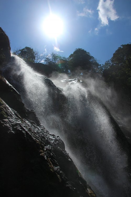 Atemberaubender Wasserfall Wandbild