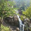 Wasserfall-am-Bergfels