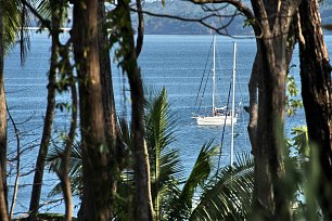 Segelyacht bei Perleninseln Wandbild