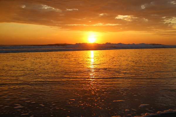 Goldener Sonnenuntergang am Meer