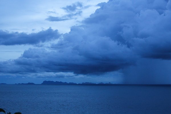 Gewitterwolken mit Regenfront Wandbild