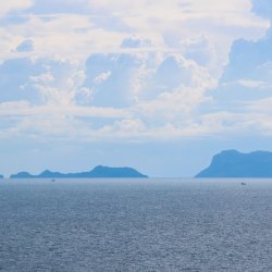 Meer-mit-Wolken-Himmel