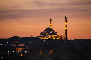 Beleuchtete Moschee Wandbild
