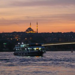 Faehre-vor-Istanbul