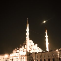 Mondnacht-mit-Moschee