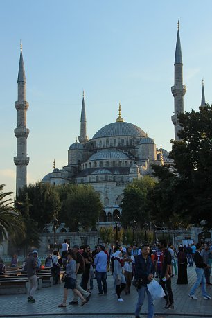 Touristen vor Sultan Ahmed Wandbild