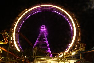 Rummelplatz bei Nacht Wandbild