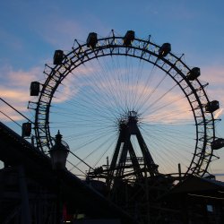 Silhouette-eines-Riesenrad