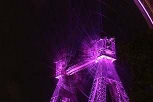 Violettes Licht Wandbild